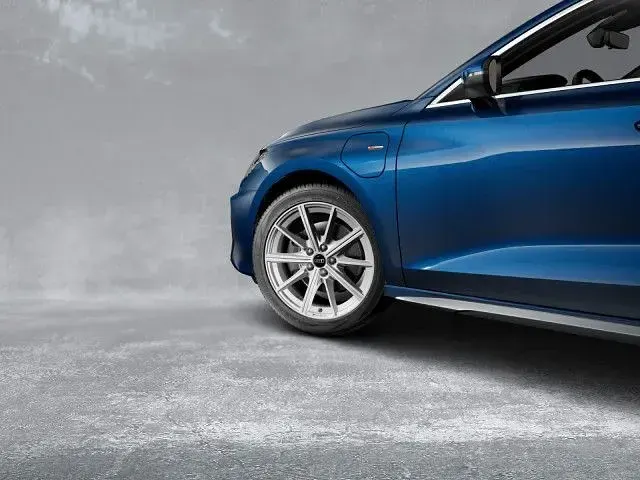 Second-hand Audi A3 S-Line 204 CP (150 kW) 2025 Albastru Berlinǎ