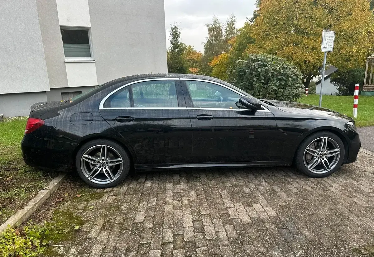 Gebraucht Mercedes E200 AMG 2018 Schwarz Limousine