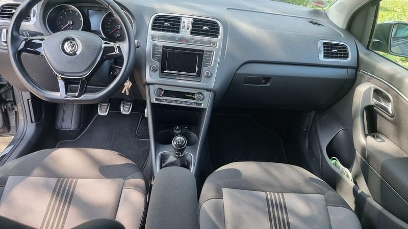 Grau Gebraucht 2017 VW Polo Allstar Kleinwagen | 9.999 € (Superpreis) - Bild 1/4