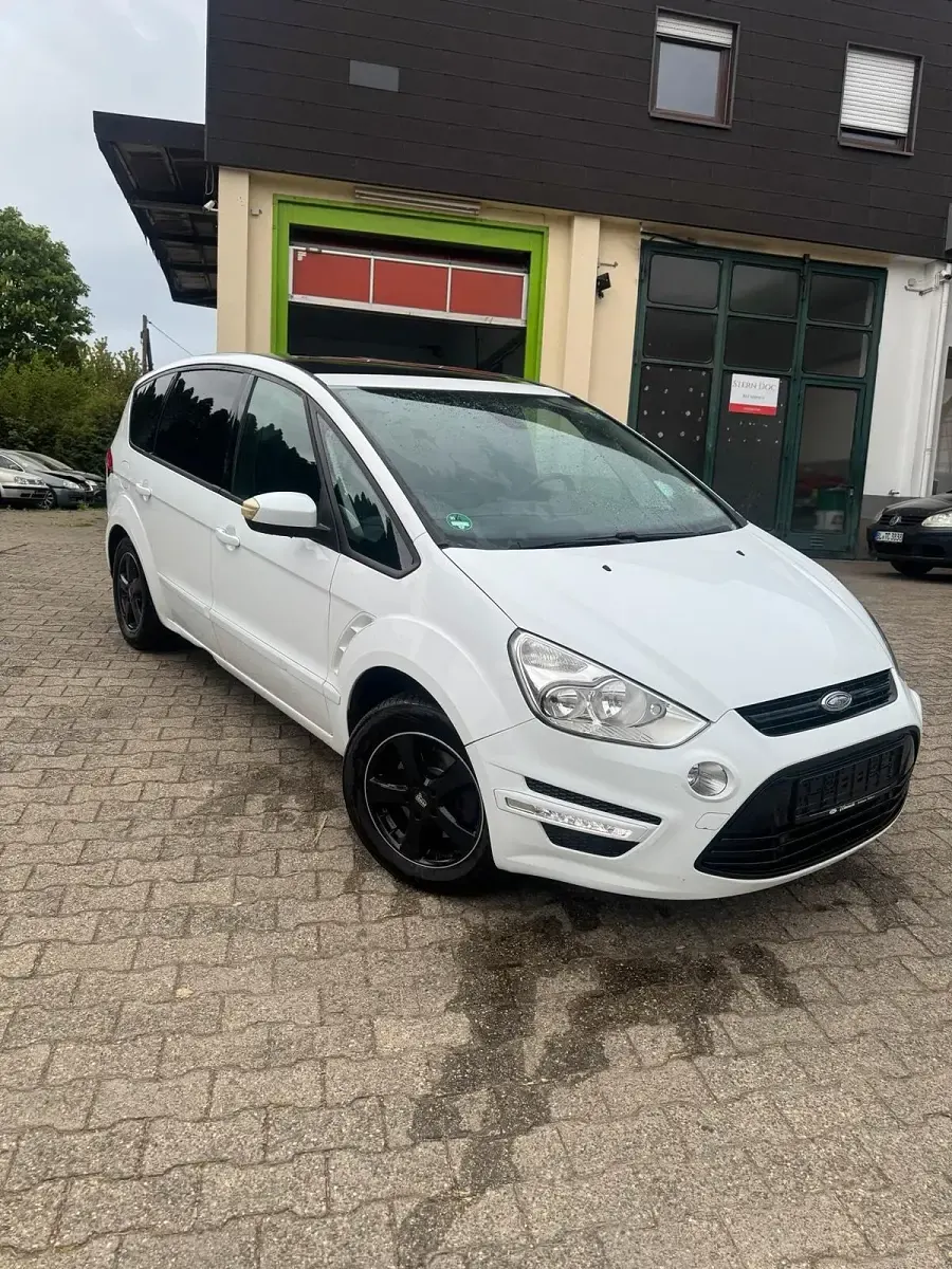 Gebraucht Ford S-MAX S 145 PS (106 kW) 2011 Weiß Van / Kleinbus