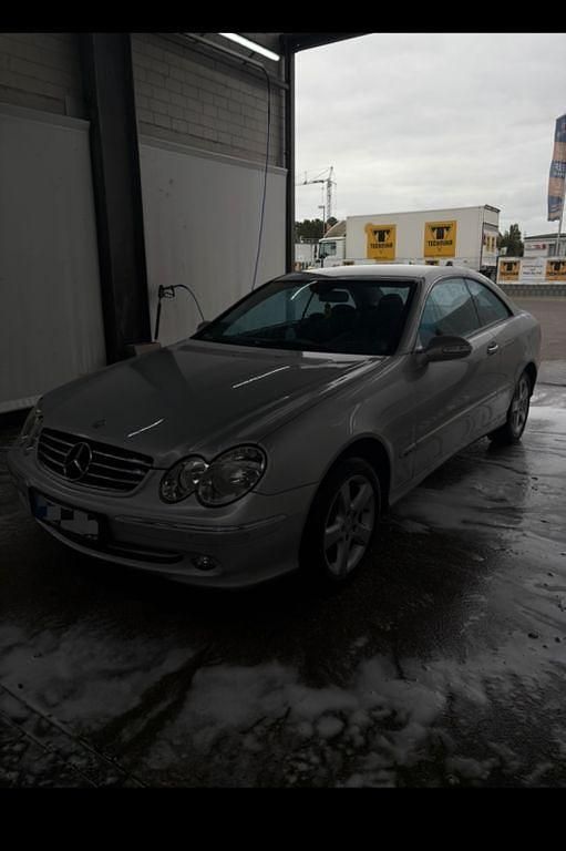 Silber Gebraucht 2003 Mercedes CLK200 Coupé | 6.300 € - Bild 1/4