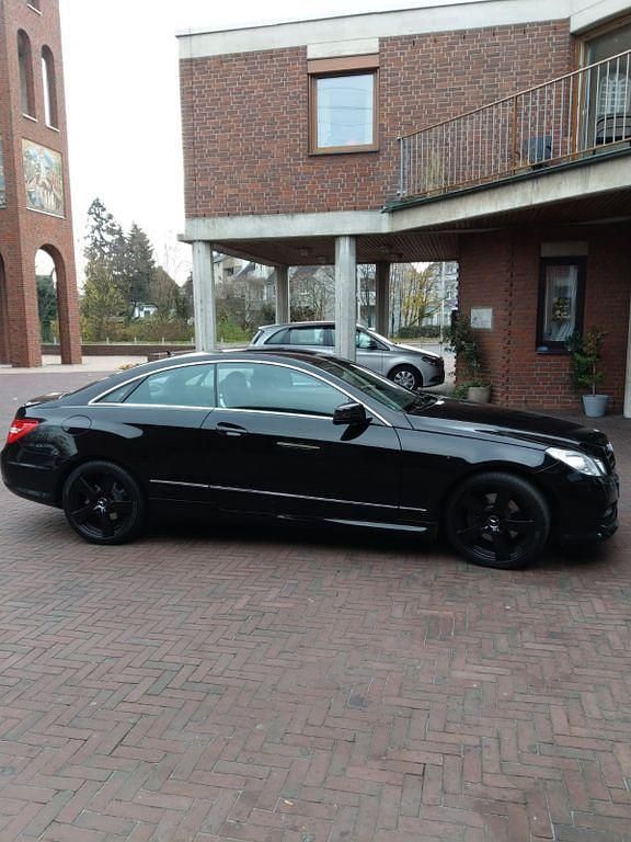 Gebraucht Mercedes E200 184 PS (135 kW) 2013 Schwarz Coupé