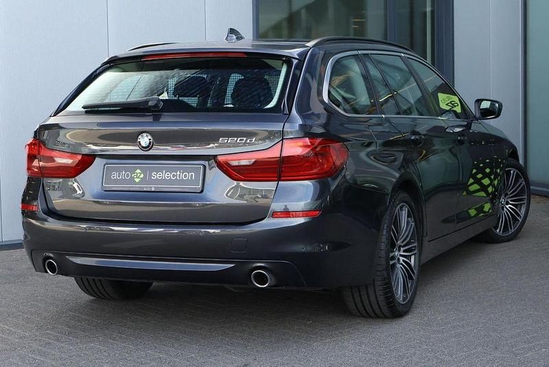Gebraucht BMW 520 Executive 190 PS (139 kW) 2017 Grau Kombi