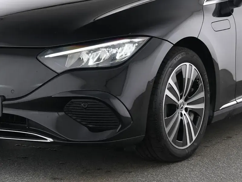 Gebraucht Mercedes EQE300 Advanced Plus 180 kW (245 PS) 2025 Lack obsidianschwarz (metallic) Limousine