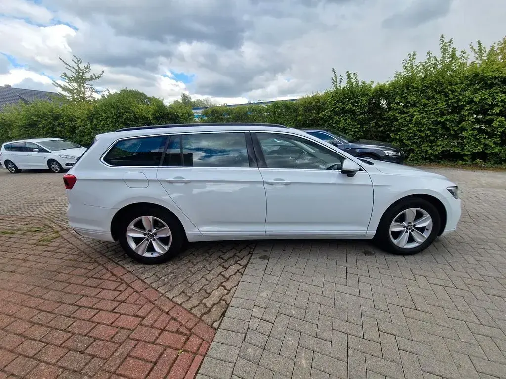 Gebraucht VW Passat 200 PS (147 kW) 2022 Weiß Kombi