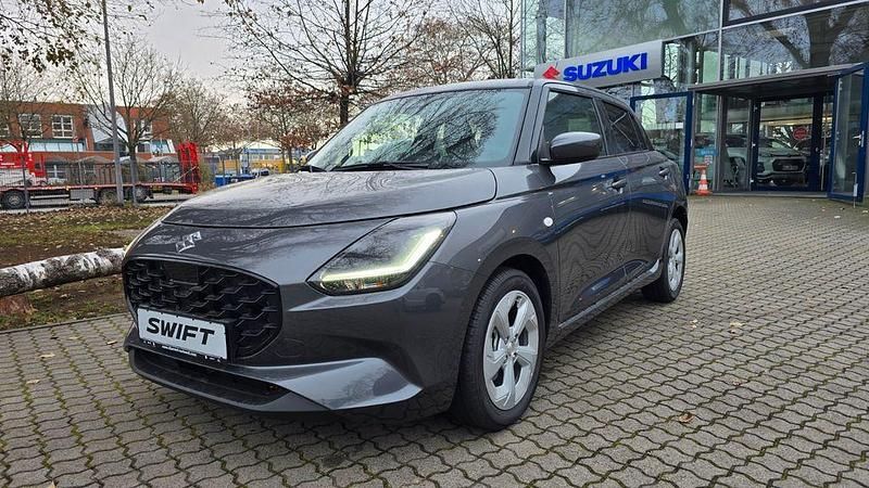 Grau Neu 2025 Suzuki Swift Comfort Limousine | 21.450 € - Bild 1/4