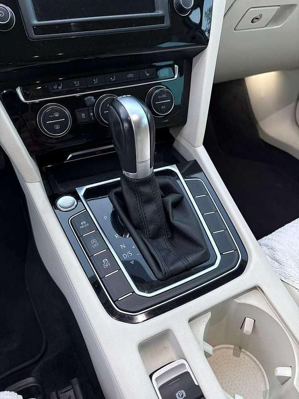 Gebraucht VW Passat Highline 239 PS (175 kW) 2016 Weiß Kombi