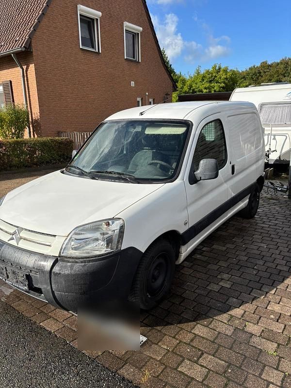 Weiß Gebraucht 2007 Citroën Berlingo Van / Kleinbus | 2.950 € (Fairer Preis) - Bild 1/4