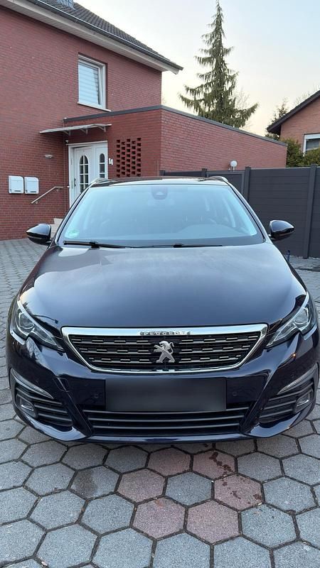 Gebraucht Peugeot 308 120 PS (88 kW) 2018 Blau Kombi