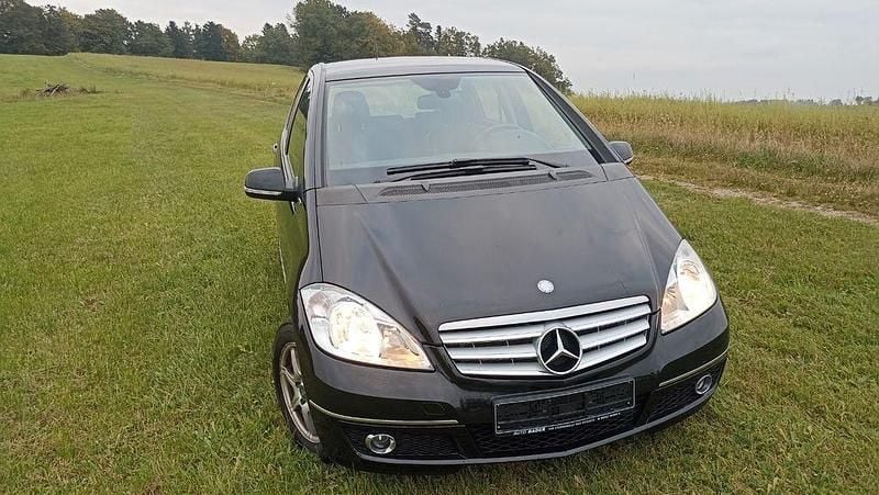 Schwarz Gebraucht 2011 Mercedes A160 Avantgarde Van / Kleinbus | 5.500 € (Fairer Preis) - Bild 1/4