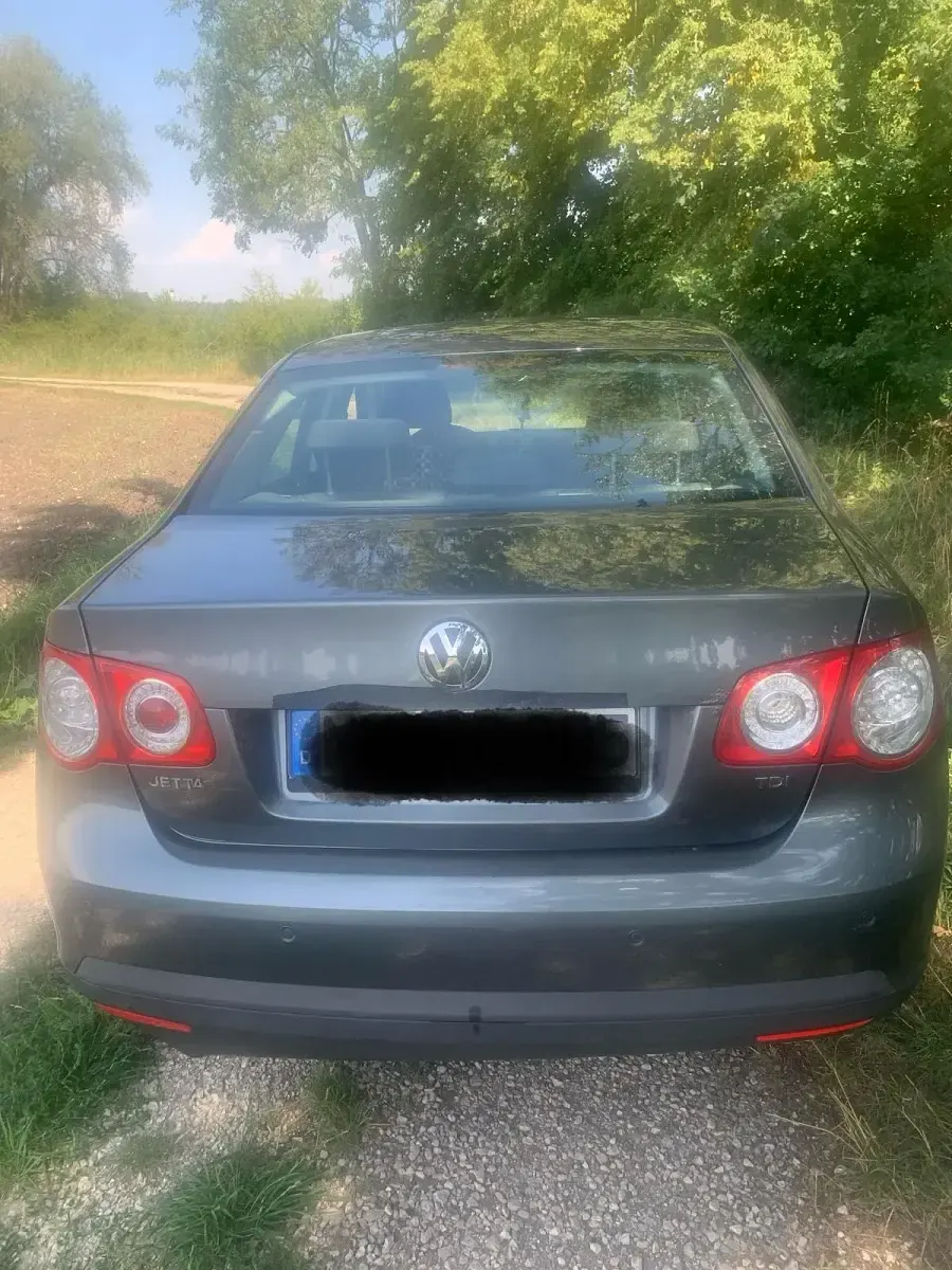 Gebraucht VW Jetta 105 PS (77 kW) 2007 Silber Limousine