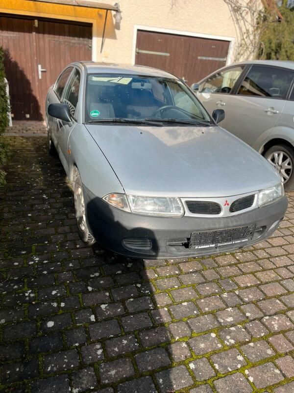 Silber Gebraucht 1998 Mitsubishi Carisma Limousine | 650 € (Fairer Preis) - Bild 1/4