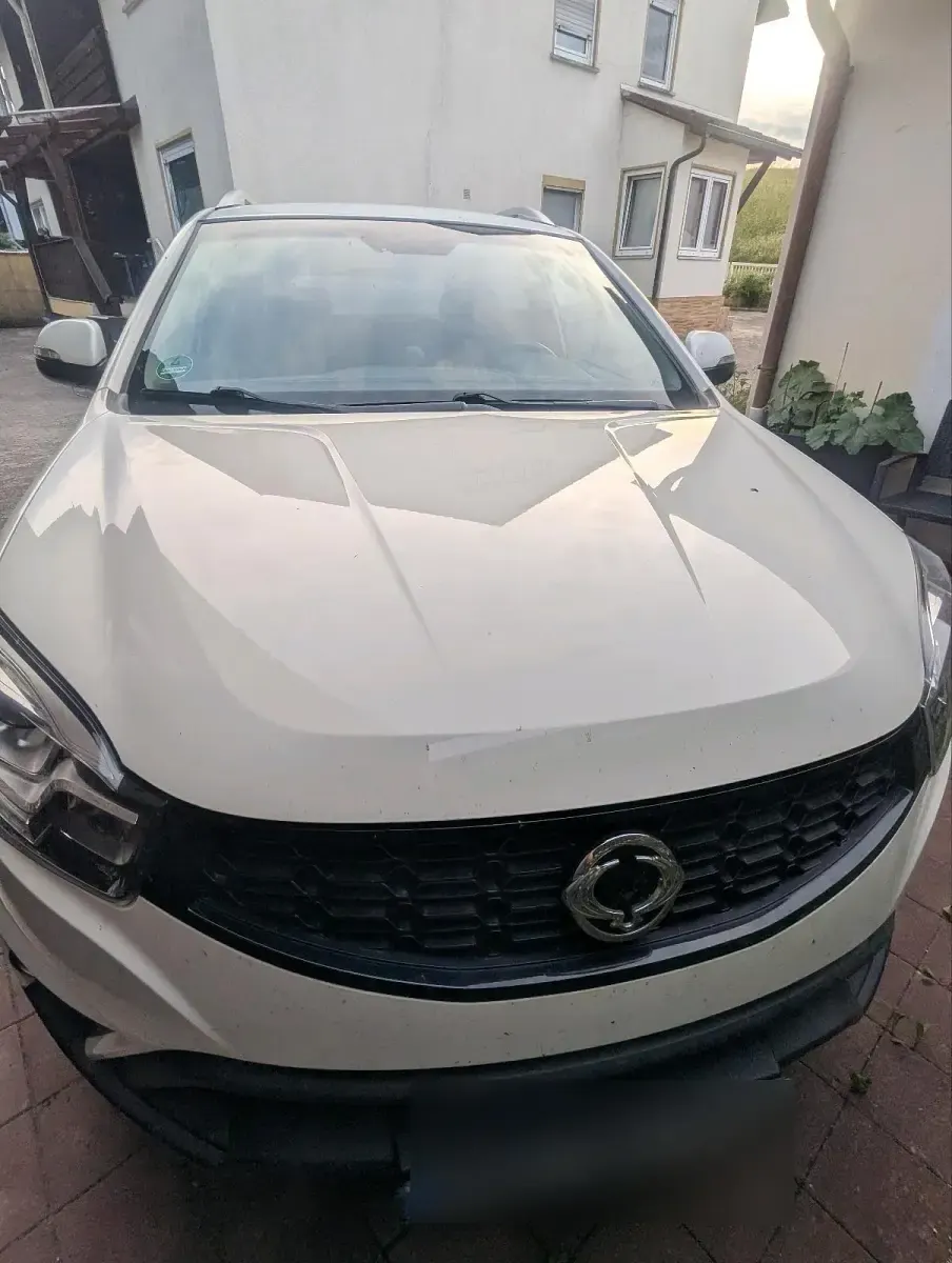 Gebraucht SsangYong Korando 149 PS (109 kW) 2016 Weiß SUV