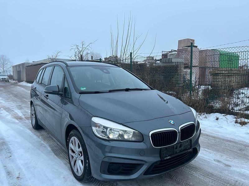 Gebraucht BMW 218 150 PS (110 kW) 2016 Mineralgrau metallic Van / Kleinbus