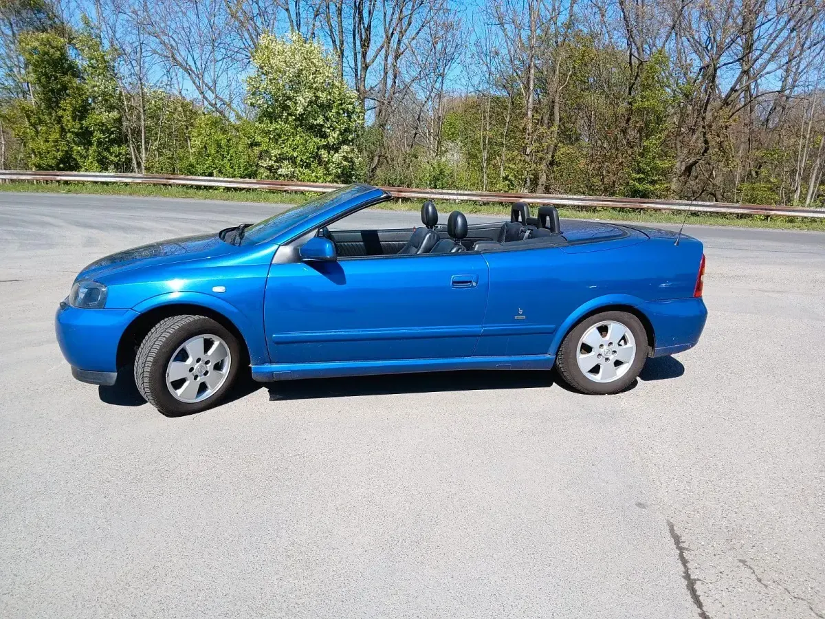 Gebraucht Opel Astra Cabriolet 147 PS (108 kW) 2002 Blau Cabrio