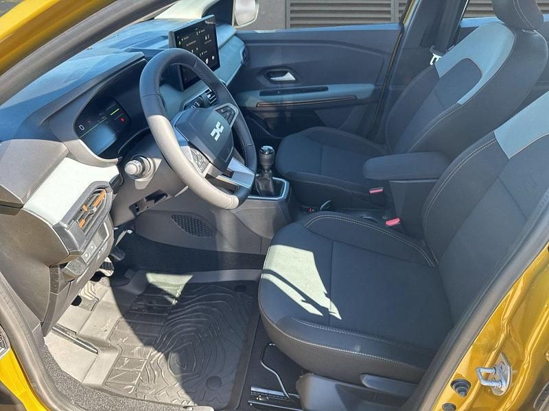 Neu Dacia Sandero Extreme 110 PS (80 kW) 2026 Amber yellow SUV
