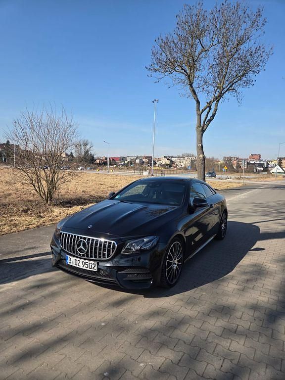 Gebraucht Mercedes E400 333 PS (244 kW) 2018 Schwarz Coupé