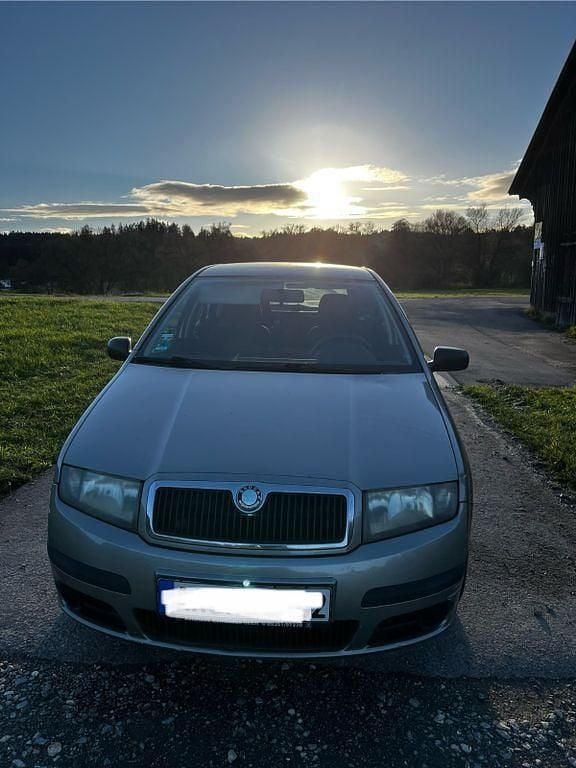 Grau Gebraucht 2006 Skoda Fabia Classic Kleinwagen | 1.800 € (Fairer Preis) - Bild 1/4