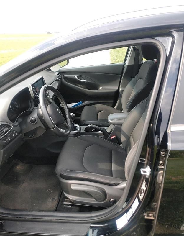 Gebraucht Hyundai i30 140 PS (102 kW) 2020 Schwarz Kombi