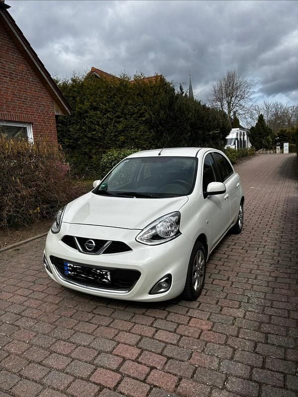 Gebraucht Nissan Micra Acenta 80 PS (58 kW) 2017 Weiß Kleinwagen