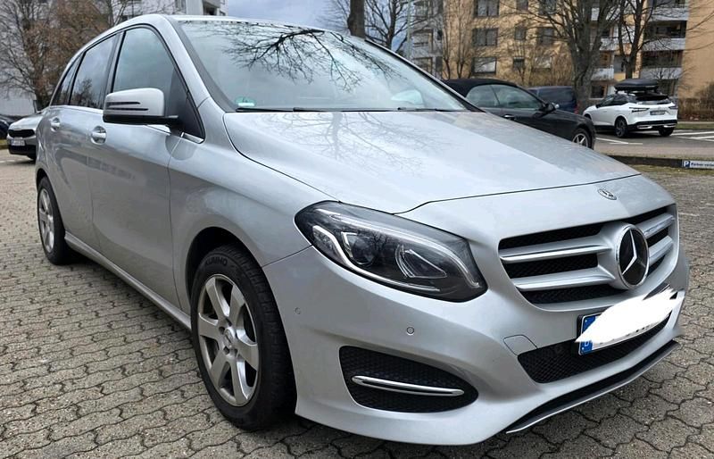Gebraucht Mercedes B200 136 PS (100 kW) 2018 Silber Van / Kleinbus