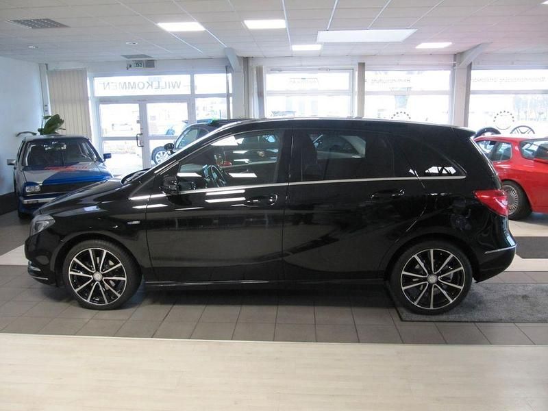 Gebraucht Mercedes B200 Edition 1 156 PS (114 kW) 2012 Schwarz Van / Kleinbus