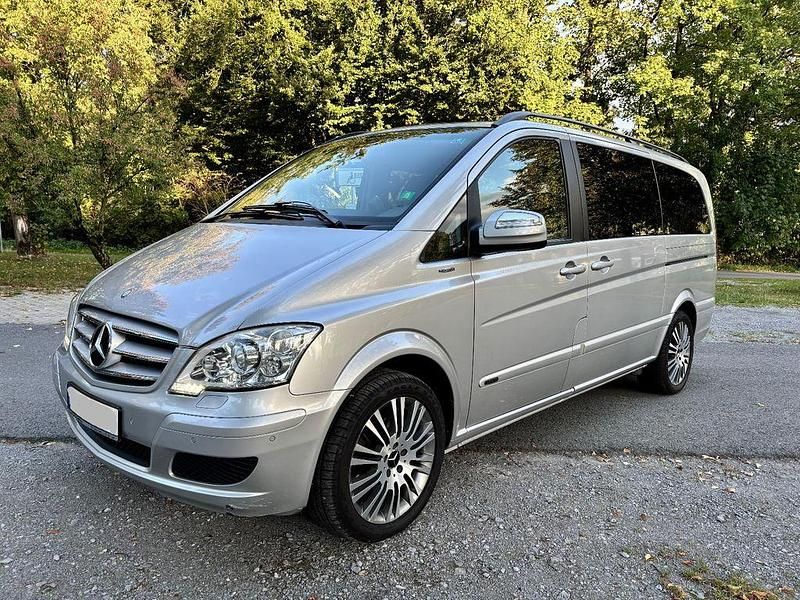 Silber Gebraucht 2011 Mercedes Viano Edition Van / Kleinbus | 12.800 € (Guter Preis) - Bild 1/4