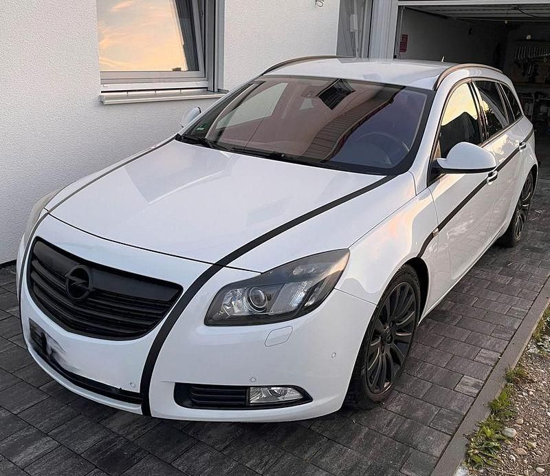 Weiß Gebraucht 2010 Opel Insignia Sport Kombi | 5.000 € (Etwas zu teuer) - Bild 1/4