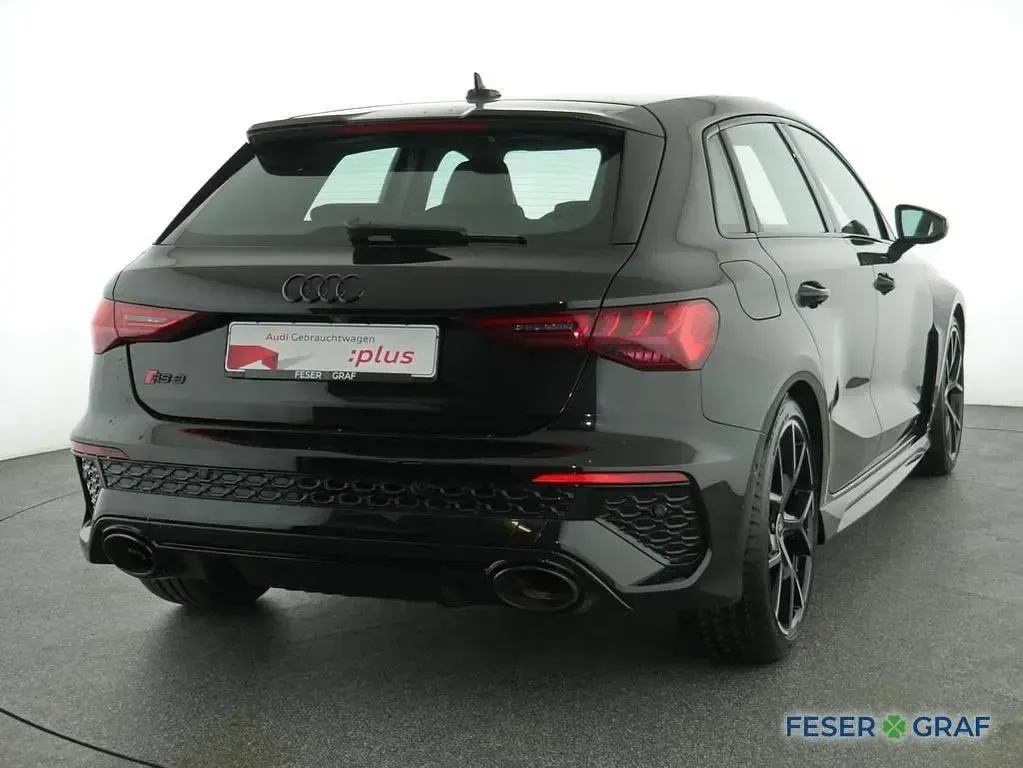 Gebraucht Audi RS3 Ambiente 400 PS (294 kW) 2022 Mythosschwarz metallic Limousine