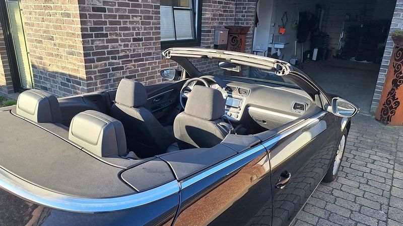 Usata VW Eos 120 CV (88 kW) 2013 Nero Cabrio