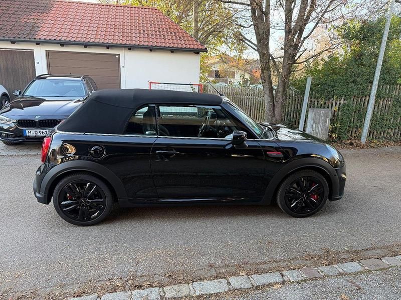 Gebraucht Mini John Cooper Works 231 PS (169 kW) 2024 Schwarz Kleinwagen