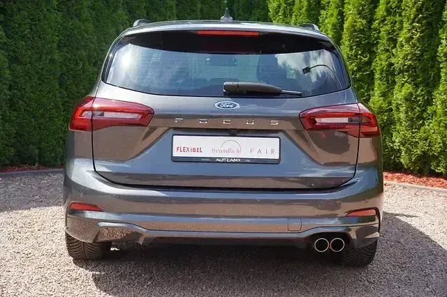 Gebraucht Ford Focus ST-Line 155 PS (114 kW) 2024 Grau Kombi