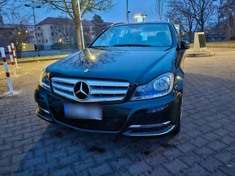 Gebraucht Mercedes C180 Elegance 156 PS (114 kW) 2012 Schwarz Kombi