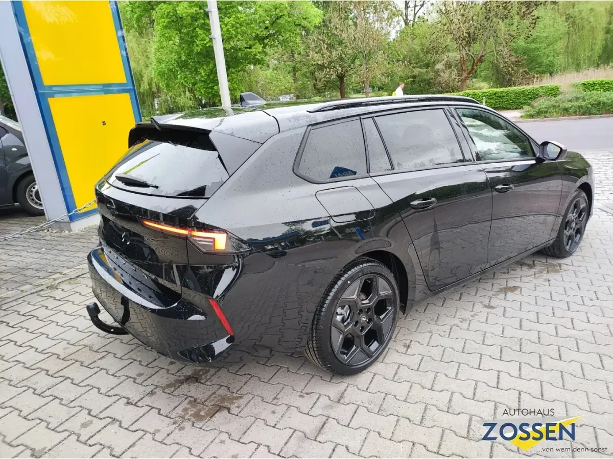 Neu Opel Astra Ultimate 131 PS (96 kW) 2026 Schwarz Kombi