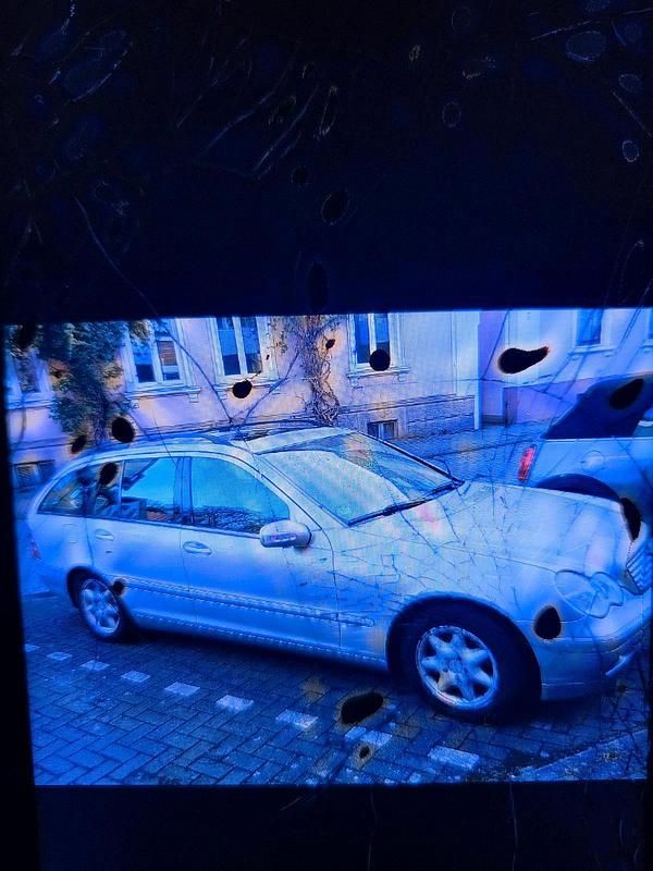 Grau Gebraucht 2004 Mercedes C180 Kombi | 1.900 € - Bild 1/2