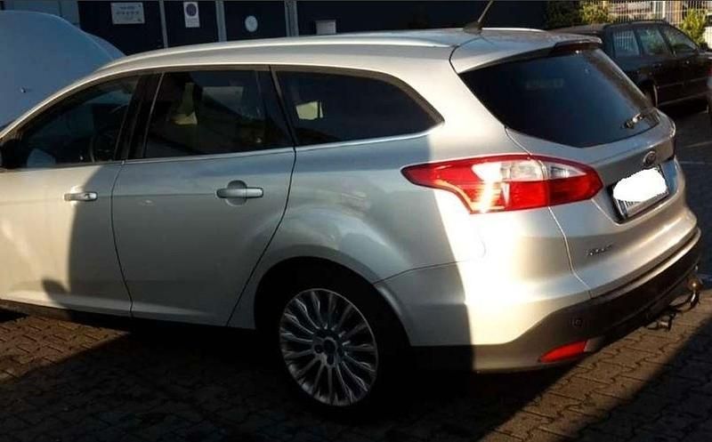 Gebraucht Ford Focus Titanium 163 PS (119 kW) 2011 Silber Limousine