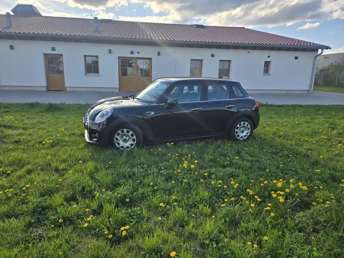 Używany Mini Cooper 136 KM (100 kW) 2016 Czarny Hatchback