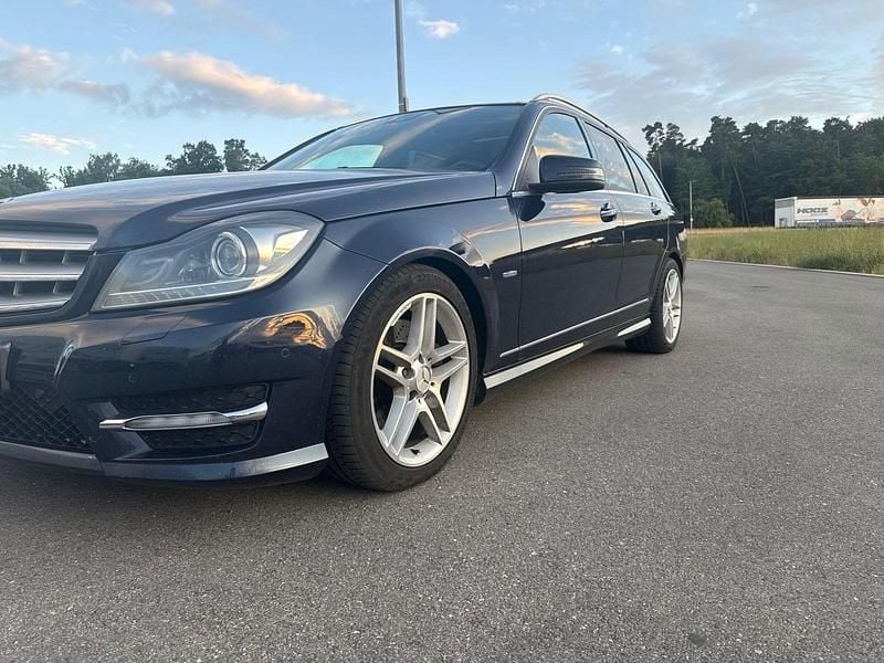 Blau Gebraucht 2011 Mercedes C300 Avantgarde Kombi | 6.800 € (Guter Preis) - Bild 1/4