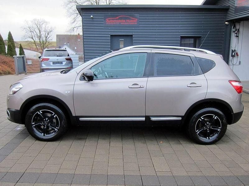 Gebraucht Nissan Qashqai Tekna 150 PS (110 kW) 2012 Braun SUV