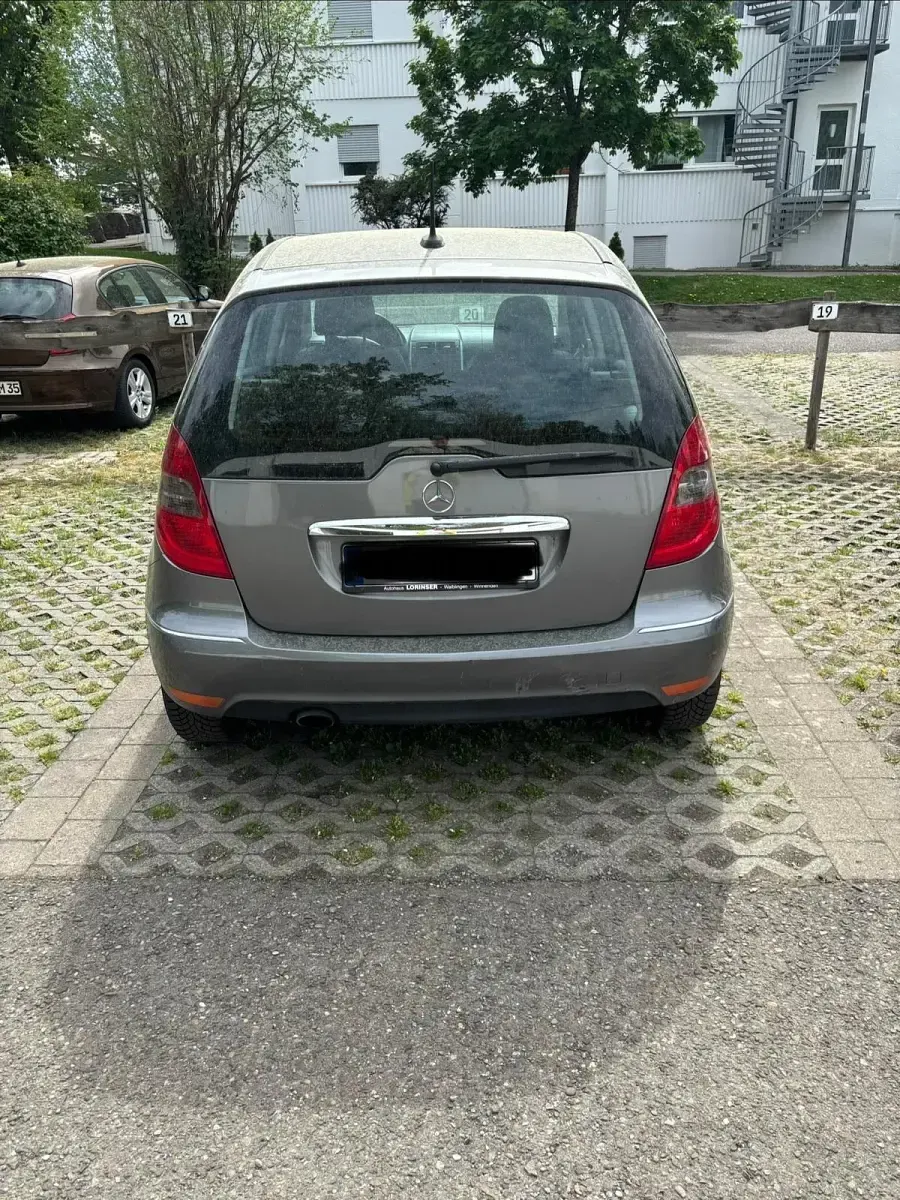 Gebraucht Mercedes A160 95 PS (69 kW) 2010 Grau Kleinwagen