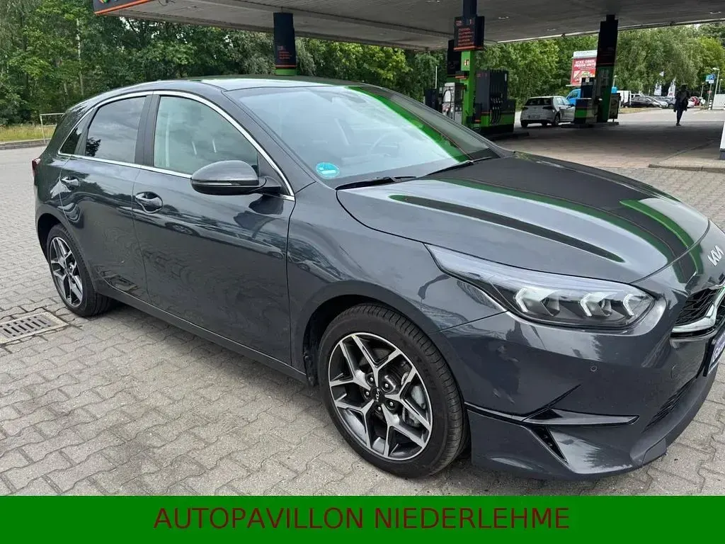 Gebraucht Kia Ceed 140 PS (102 kW) 2025 Grau Kleinwagen