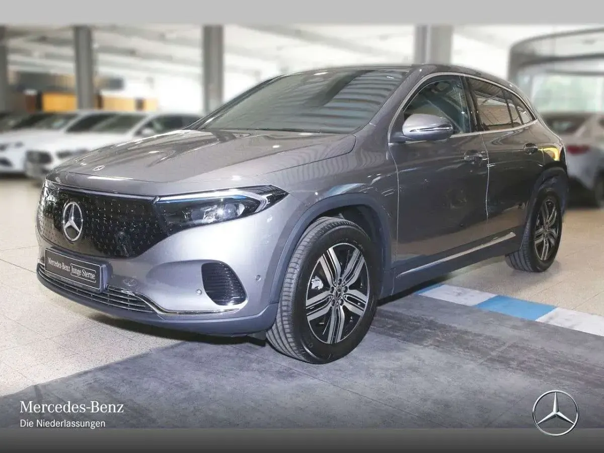 Gebraucht Mercedes EQA350 Advanced 214 kW (292 PS) 2025 Grau SUV
