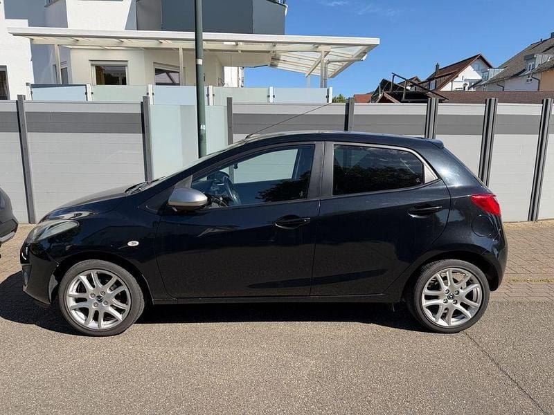 Second-hand Mazda 2 Sendo 84 CP (61 kW) 2014 Negru Berlinǎ