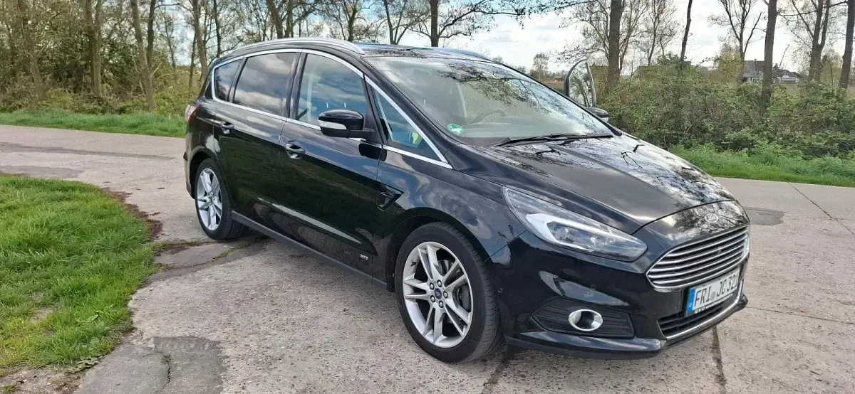 Gebraucht Ford S-MAX Titanium 180 PS (132 kW) 2017 Schwarz Van / Kleinbus