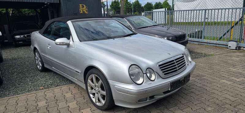 Silber Gebraucht 2000 Mercedes CLK200 Avantgarde Cabrio | 5.500 € (Fairer Preis) - Bild 1/4