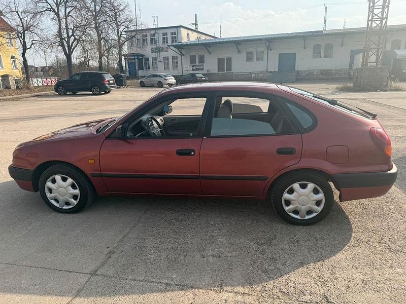 Gebraucht Toyota Corolla 86 PS (63 kW) 1998 Rot Limousine