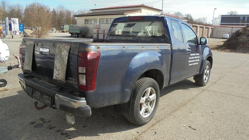 Gebraucht Isuzu D-Max 163 PS (119 kW) 2016 Blau SUV