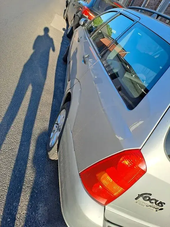 Gebraucht Ford Focus 116 PS (85 kW) 2003 Silber Limousine