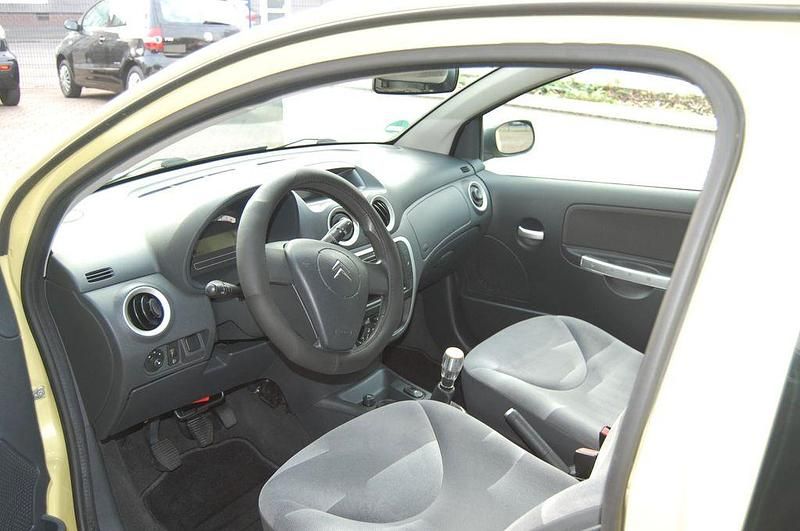 Gebraucht Citroën C2 Comfort 60 PS (44 kW) 2008 Gelb Kleinwagen