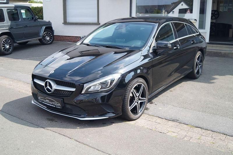 Schwarz Gebraucht 2018 Mercedes CLA200 Shooting Brake AMG Kombi | 17.890 € (Guter Preis) - Bild 1/4